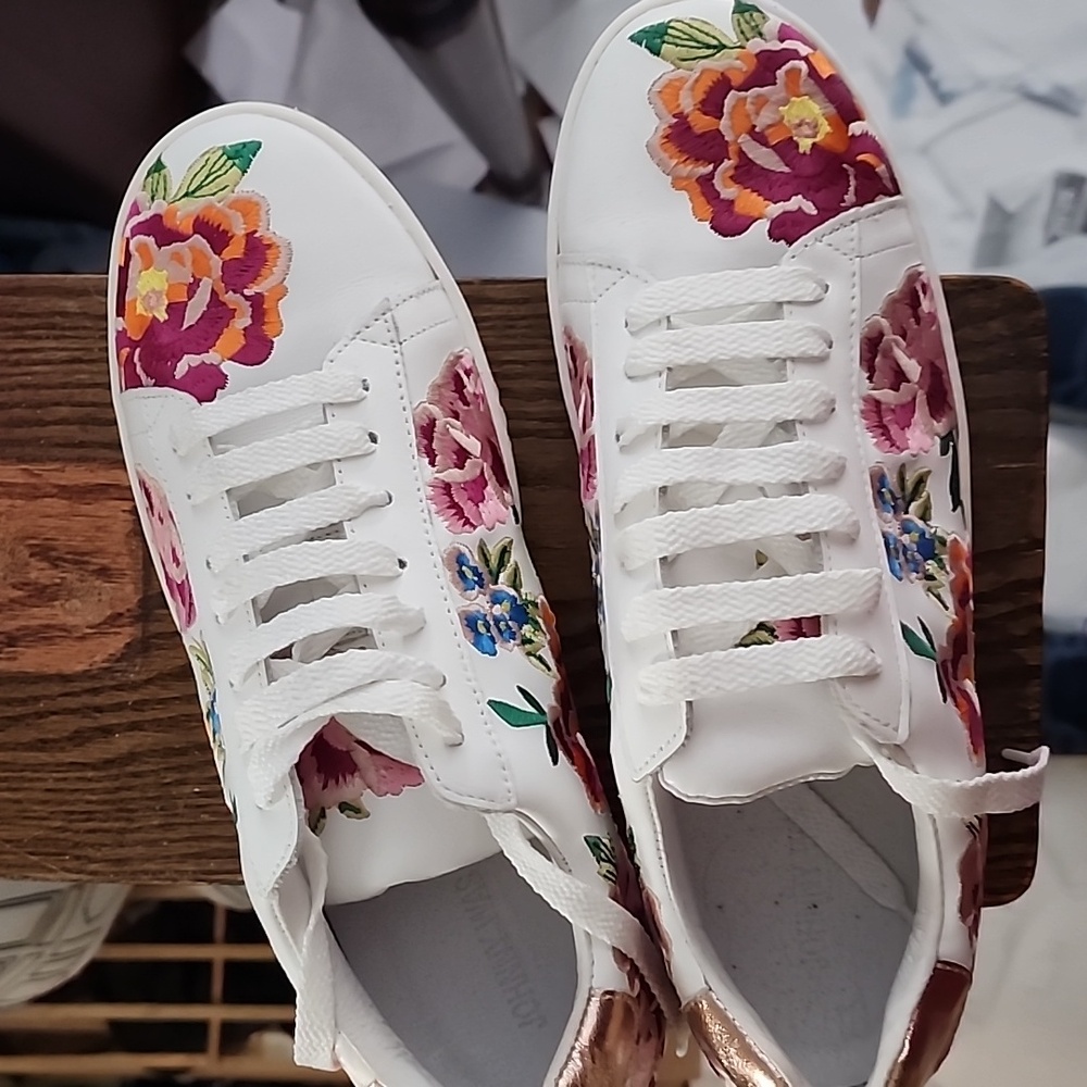 Johnny Was Dylanne Floral Sneakers Sz 41 NWOT